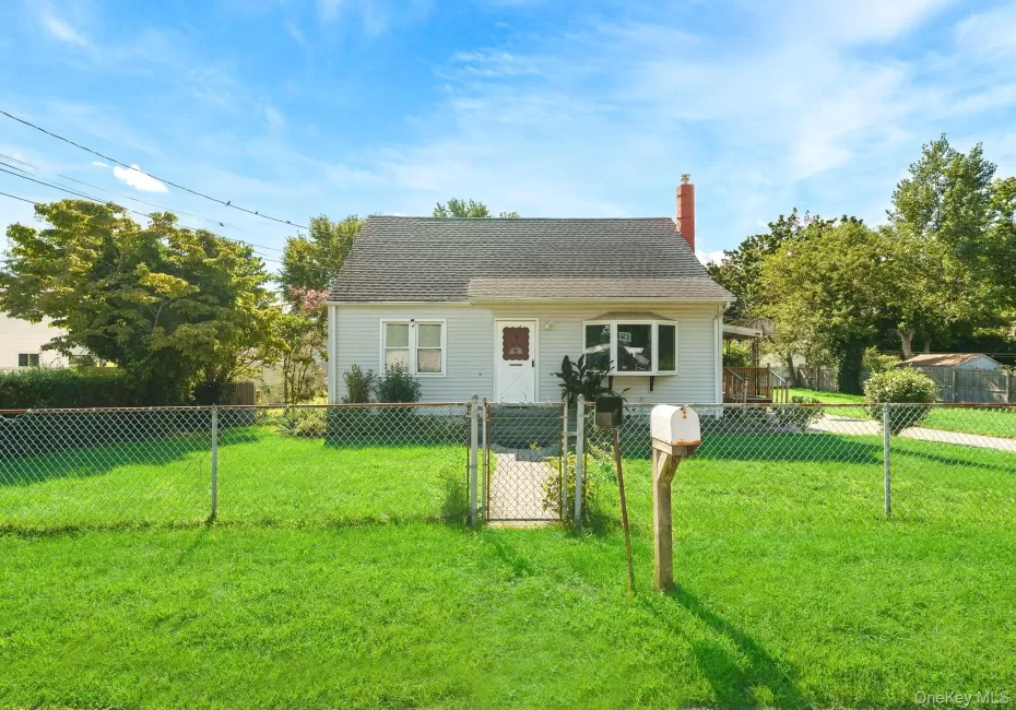 214 Root Avenue, Islip, NY, 4 Bedrooms Bedrooms, 8 Rooms Rooms,2 BathroomsBathrooms,Residential,For Rent,Root,0,1038760 214 Root Avenue, Islip, NY, 4 Bedrooms Bedrooms, 8 Rooms Rooms,2 BathroomsBathrooms,Residential,For Rent,Root,0,1038760