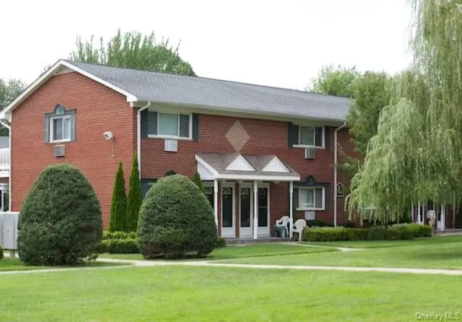 125 Terryville Road, Brookhaven, NY, 2 Bedrooms Bedrooms, 5 Rooms Rooms,1 BathroomBathrooms,Residential Lease,For Rent,Terryville,0,1043243 125 Terryville Road, Brookhaven, NY, 2 Bedrooms Bedrooms, 5 Rooms Rooms,1 BathroomBathrooms,Residential Lease,For Rent,Terryville,0,1043243