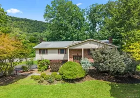 44 Palisades Court, Haverstraw, NY, 4 Bedrooms Bedrooms, 10 Rooms Rooms,2 BathroomsBathrooms,Residential Lease,For Rent,Palisades,0,1043172 44 Palisades Court, Haverstraw, NY, 4 Bedrooms Bedrooms, 10 Rooms Rooms,2 BathroomsBathrooms,Residential Lease,For Rent,Palisades,0,1043172