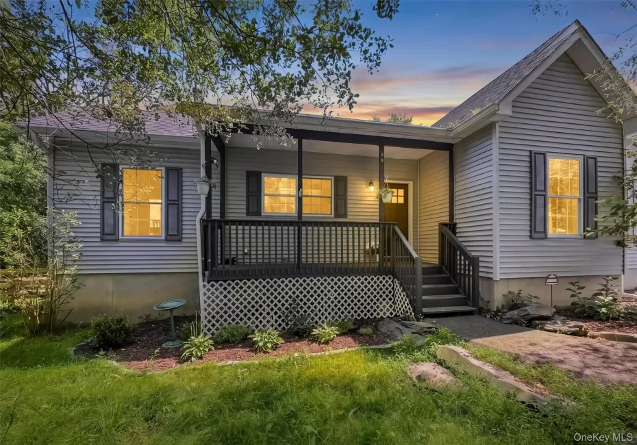 50 Hambletonian Avenue, Chester Town, NY, 3 Bedrooms Bedrooms, 5 Rooms Rooms,2 BathroomsBathrooms,Residential,For Rent,Hambletonian,0,1042882 50 Hambletonian Avenue, Chester Town, NY, 3 Bedrooms Bedrooms, 5 Rooms Rooms,2 BathroomsBathrooms,Residential,For Rent,Hambletonian,0,1042882