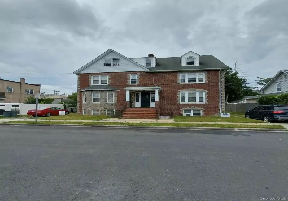 19 Madison Avenue, Hempstead, NY, 2 Bedrooms Bedrooms, 6 Rooms Rooms,1 BathroomBathrooms,Residential Lease,For Rent,Madison,0,1043242 19 Madison Avenue, Hempstead, NY, 2 Bedrooms Bedrooms, 6 Rooms Rooms,1 BathroomBathrooms,Residential Lease,For Rent,Madison,0,1043242