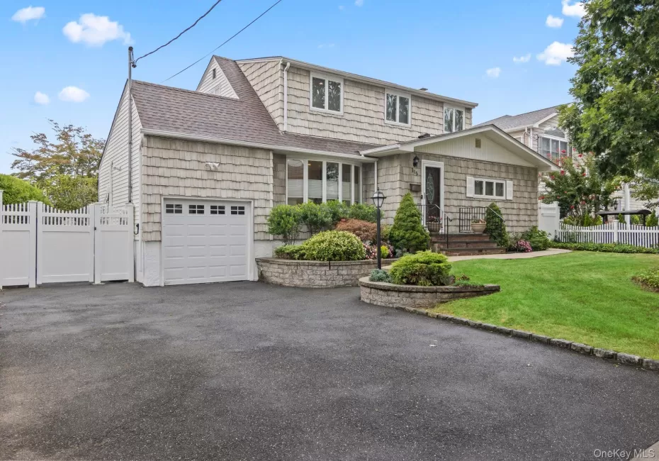 115 John Street, Oyster Bay, NY, 4 Bedrooms Bedrooms, 8 Rooms Rooms,2 BathroomsBathrooms,Residential,For Rent,John,0,1042385 115 John Street, Oyster Bay, NY, 4 Bedrooms Bedrooms, 8 Rooms Rooms,2 BathroomsBathrooms,Residential,For Rent,John,0,1042385