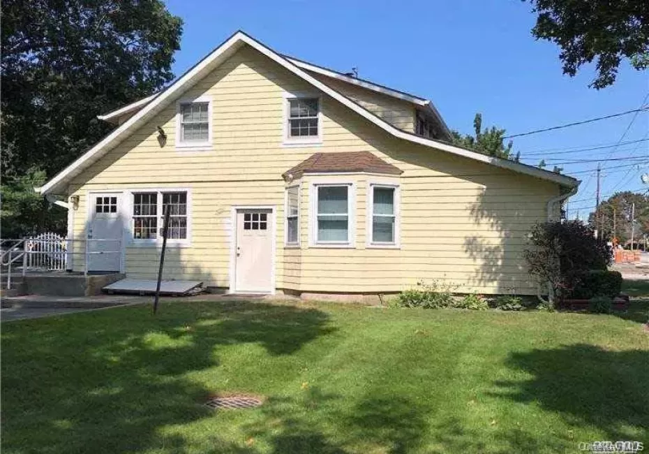 338 Lake Avenue, Smithtown, NY, 1 Bedroom Bedrooms, 2 Rooms Rooms,1 BathroomBathrooms,Residential Lease,For Rent,Lake,0,1043278 338 Lake Avenue, Smithtown, NY, 1 Bedroom Bedrooms, 2 Rooms Rooms,1 BathroomBathrooms,Residential Lease,For Rent,Lake,0,1043278