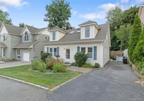 11 Bay Street, Oyster Bay, NY, 4 Bedrooms Bedrooms, 7 Rooms Rooms,2 BathroomsBathrooms,Residential Lease,For Rent,Bay,0,1043315 11 Bay Street, Oyster Bay, NY, 4 Bedrooms Bedrooms, 7 Rooms Rooms,2 BathroomsBathrooms,Residential Lease,For Rent,Bay,0,1043315