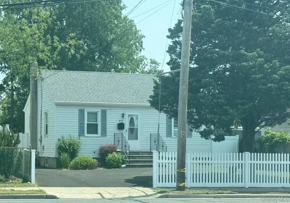 842 Wellwood Avenue, Babylon, NY, 3 Bedrooms Bedrooms, 5 Rooms Rooms,1 BathroomBathrooms,Residential Lease,For Rent,Wellwood,0,1043231 842 Wellwood Avenue, Babylon, NY, 3 Bedrooms Bedrooms, 5 Rooms Rooms,1 BathroomBathrooms,Residential Lease,For Rent,Wellwood,0,1043231