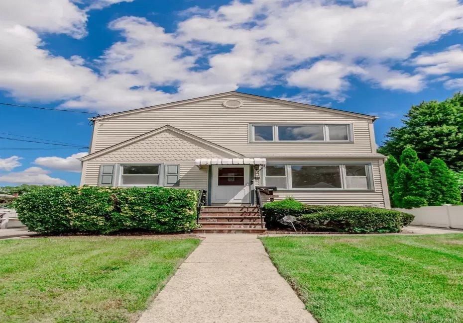 59 Wood Street, Hempstead, NY, 3 Bedrooms Bedrooms, 5 Rooms Rooms,1 BathroomBathrooms,Residential Lease,For Rent,Wood,0,1043401 59 Wood Street, Hempstead, NY, 3 Bedrooms Bedrooms, 5 Rooms Rooms,1 BathroomBathrooms,Residential Lease,For Rent,Wood,0,1043401