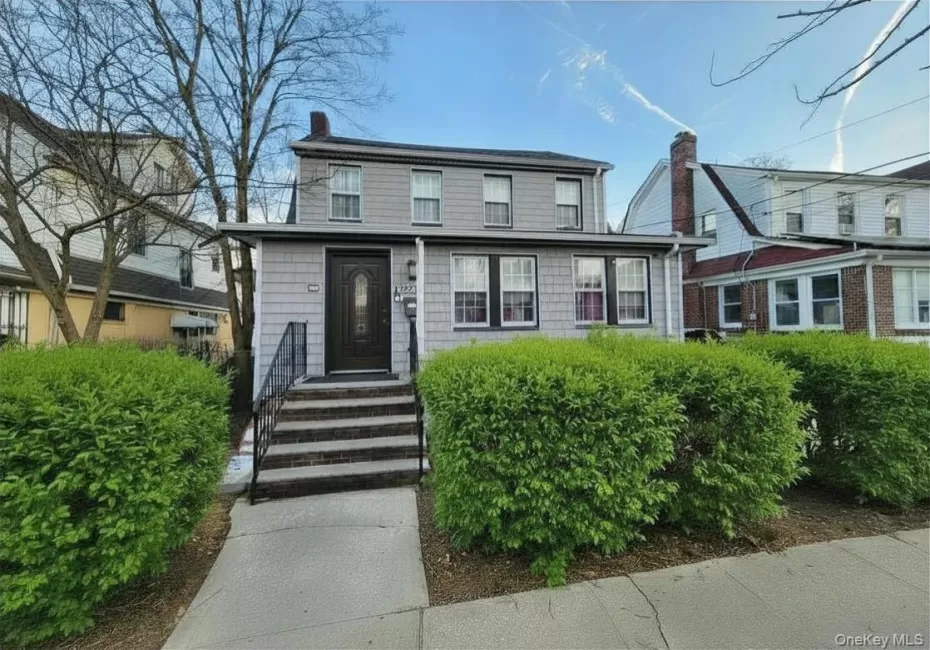 202-12 100th Avenue, New York, NY, 3 Bedrooms Bedrooms, 8 Rooms Rooms,2 BathroomsBathrooms,Residential,For Rent,100th,0,971429 202-12 100th Avenue, New York, NY, 3 Bedrooms Bedrooms, 8 Rooms Rooms,2 BathroomsBathrooms,Residential,For Rent,100th,0,971429