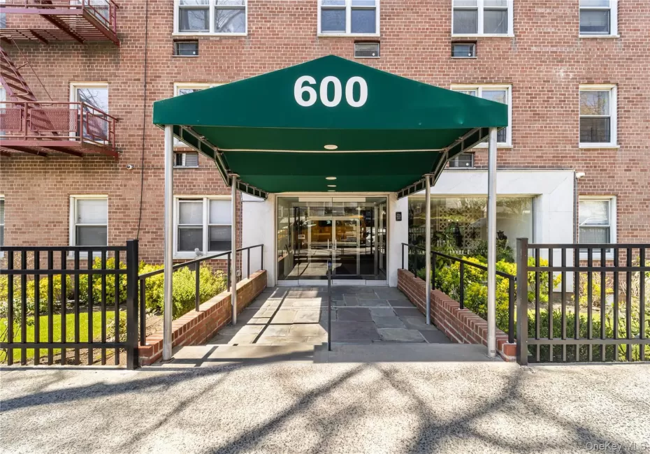 600 Locust Street, Mount Vernon, NY, 2 Bedrooms Bedrooms, 5 Rooms Rooms,2 BathroomsBathrooms,Residential,For Rent,Locust,0,983702 600 Locust Street, Mount Vernon, NY, 2 Bedrooms Bedrooms, 5 Rooms Rooms,2 BathroomsBathrooms,Residential,For Rent,Locust,0,983702