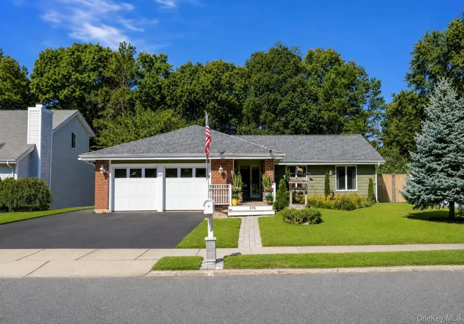 876 Greenbelt Parkway, Islip, NY, 4 Bedrooms Bedrooms, 9 Rooms Rooms,2 BathroomsBathrooms,Residential,For Rent,Greenbelt,0,1041226 876 Greenbelt Parkway, Islip, NY, 4 Bedrooms Bedrooms, 9 Rooms Rooms,2 BathroomsBathrooms,Residential,For Rent,Greenbelt,0,1041226
