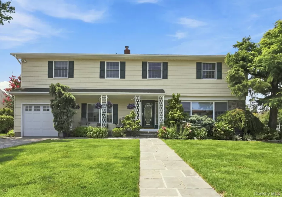7 Herkimer Avenue, Oyster Bay, NY, 4 Bedrooms Bedrooms, 9 Rooms Rooms,3 BathroomsBathrooms,Residential,For Rent,Herkimer,0,1038584 7 Herkimer Avenue, Oyster Bay, NY, 4 Bedrooms Bedrooms, 9 Rooms Rooms,3 BathroomsBathrooms,Residential,For Rent,Herkimer,0,1038584