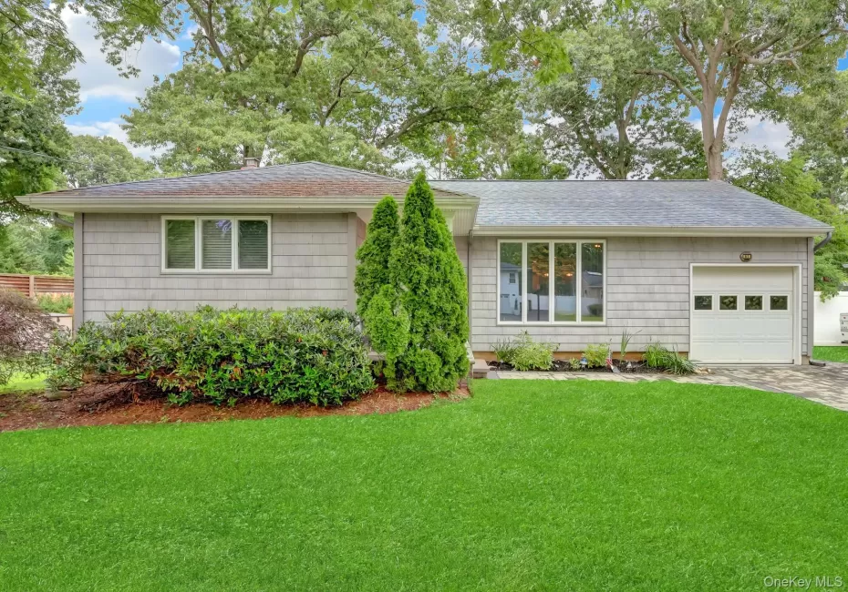 61 Gridley Street, Islip, NY, 3 Bedrooms Bedrooms, 7 Rooms Rooms,1 BathroomBathrooms,Residential,For Rent,Gridley,0,1040321 61 Gridley Street, Islip, NY, 3 Bedrooms Bedrooms, 7 Rooms Rooms,1 BathroomBathrooms,Residential,For Rent,Gridley,0,1040321
