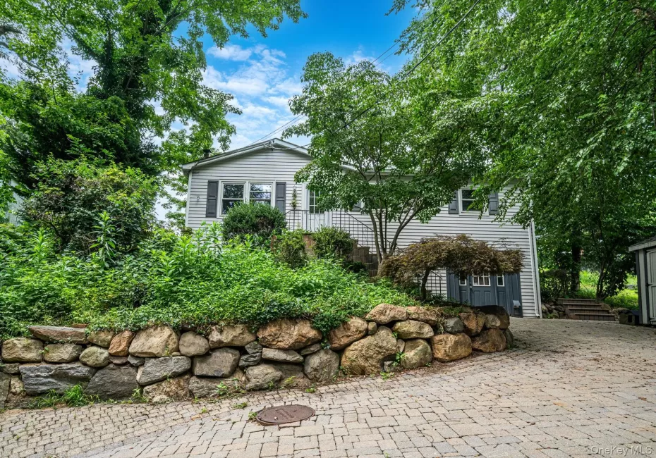 25 Rosedale Road, Brookhaven, NY, 3 Bedrooms Bedrooms, 8 Rooms Rooms,1 BathroomBathrooms,Residential,For Rent,Rosedale,0,1043189 25 Rosedale Road, Brookhaven, NY, 3 Bedrooms Bedrooms, 8 Rooms Rooms,1 BathroomBathrooms,Residential,For Rent,Rosedale,0,1043189