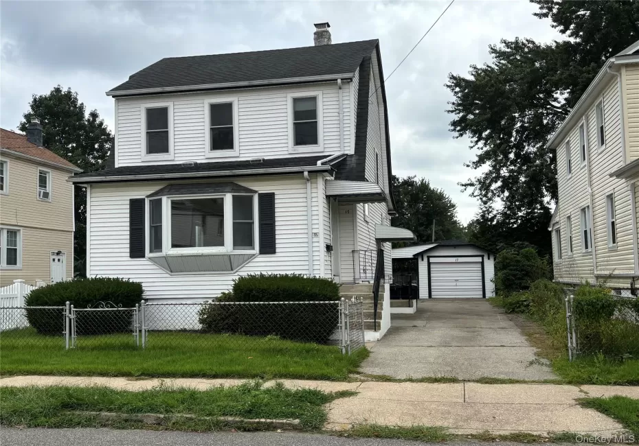 17 Wood Lane, Hempstead, NY, 3 Bedrooms Bedrooms, 6 Rooms Rooms,1 BathroomBathrooms,Residential,For Rent,Wood,0,1041725 17 Wood Lane, Hempstead, NY, 3 Bedrooms Bedrooms, 6 Rooms Rooms,1 BathroomBathrooms,Residential,For Rent,Wood,0,1041725