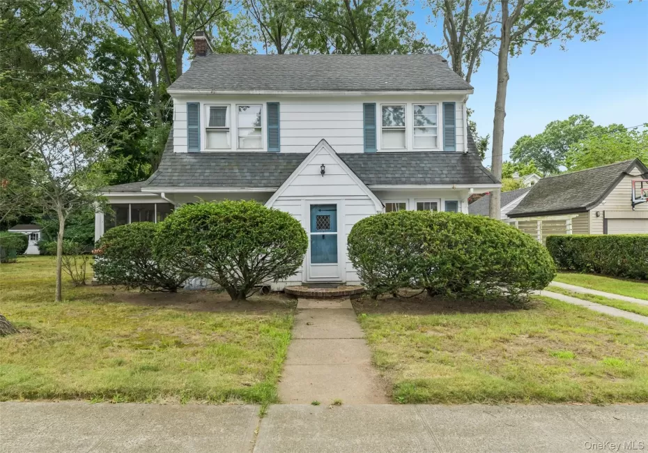 204 Auburn Street, North Hempstead, NY, 3 Bedrooms Bedrooms, 7 Rooms Rooms,1 BathroomBathrooms,Residential,For Rent,Auburn,0,1043406 204 Auburn Street, North Hempstead, NY, 3 Bedrooms Bedrooms, 7 Rooms Rooms,1 BathroomBathrooms,Residential,For Rent,Auburn,0,1043406