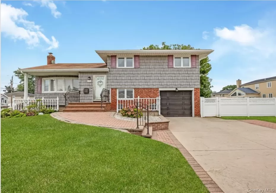 162 Washington Street, Oyster Bay, NY, 3 Bedrooms Bedrooms, 7 Rooms Rooms,2 BathroomsBathrooms,Residential,For Rent,Washington,0,1043285 162 Washington Street, Oyster Bay, NY, 3 Bedrooms Bedrooms, 7 Rooms Rooms,2 BathroomsBathrooms,Residential,For Rent,Washington,0,1043285