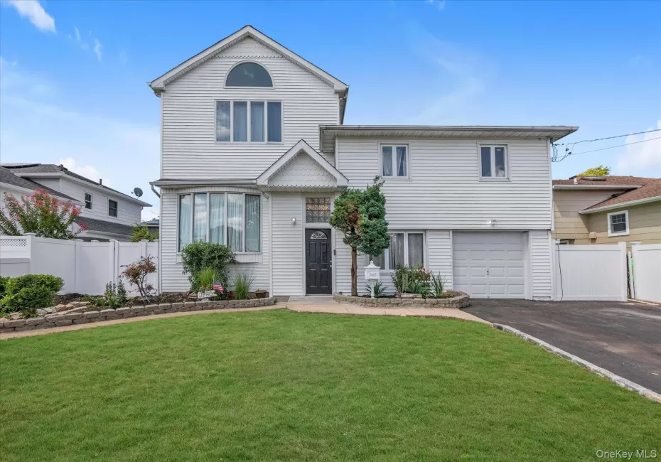 2760 Bellmore Avenue, Hempstead, NY, 5 Bedrooms Bedrooms, 9 Rooms Rooms,3 BathroomsBathrooms,Residential,For Rent,Bellmore,0,1041306 2760 Bellmore Avenue, Hempstead, NY, 5 Bedrooms Bedrooms, 9 Rooms Rooms,3 BathroomsBathrooms,Residential,For Rent,Bellmore,0,1041306