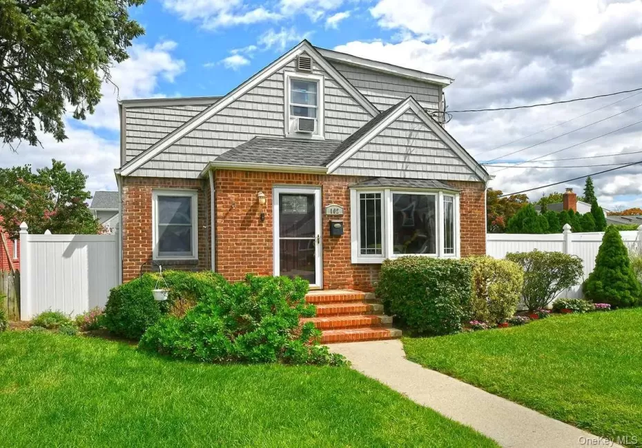 102 Roxbury Road, Hempstead, NY, 4 Bedrooms Bedrooms, 7 Rooms Rooms,2 BathroomsBathrooms,Residential,For Rent,Roxbury,0,1041521 102 Roxbury Road, Hempstead, NY, 4 Bedrooms Bedrooms, 7 Rooms Rooms,2 BathroomsBathrooms,Residential,For Rent,Roxbury,0,1041521