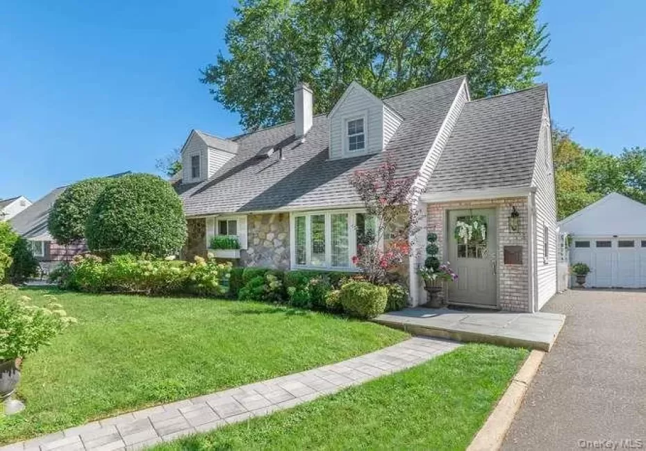 9 Robert Road, Oyster Bay, NY, 3 Bedrooms Bedrooms, 7 Rooms Rooms,2 BathroomsBathrooms,Residential,For Rent,Robert,0,1042818 9 Robert Road, Oyster Bay, NY, 3 Bedrooms Bedrooms, 7 Rooms Rooms,2 BathroomsBathrooms,Residential,For Rent,Robert,0,1042818