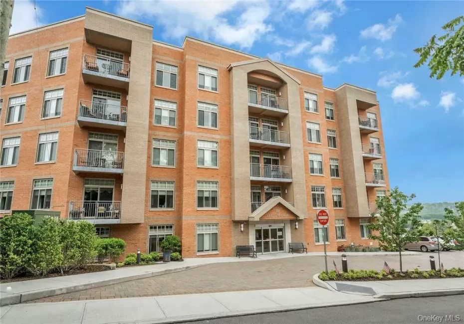 Welcome to 40 Jackson 2BR/2Bath W/Terrace & Laundry in Unit Welcome to 40 Jackson 2BR/2Bath W/Terrace & Laundry in Unit