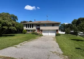 5 Cherrywood Drive, Huntington, NY, 4 Bedrooms Bedrooms, 9 Rooms Rooms,2 BathroomsBathrooms,Residential,For Rent,Cherrywood,0,1042804 5 Cherrywood Drive, Huntington, NY, 4 Bedrooms Bedrooms, 9 Rooms Rooms,2 BathroomsBathrooms,Residential,For Rent,Cherrywood,0,1042804