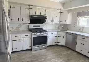 10 Kings Park Road, Smithtown, NY, 3 Bedrooms Bedrooms, 4 Rooms Rooms,1 BathroomBathrooms,Residential Lease,For Rent,Kings Park,0,1043507 10 Kings Park Road, Smithtown, NY, 3 Bedrooms Bedrooms, 4 Rooms Rooms,1 BathroomBathrooms,Residential Lease,For Rent,Kings Park,0,1043507