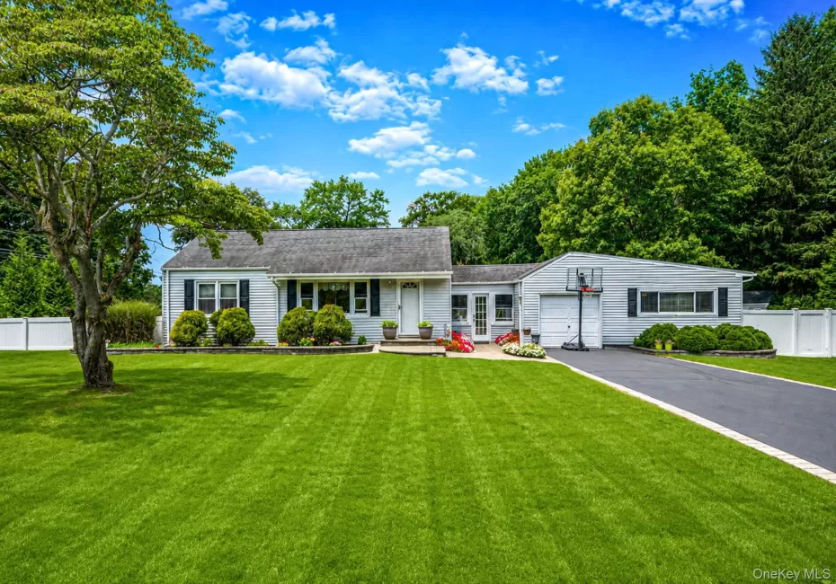 19 Ridgeley Road, Smithtown, NY, 3 Bedrooms Bedrooms, 9 Rooms Rooms,2 BathroomsBathrooms,Residential,For Rent,Ridgeley,0,1043090 19 Ridgeley Road, Smithtown, NY, 3 Bedrooms Bedrooms, 9 Rooms Rooms,2 BathroomsBathrooms,Residential,For Rent,Ridgeley,0,1043090