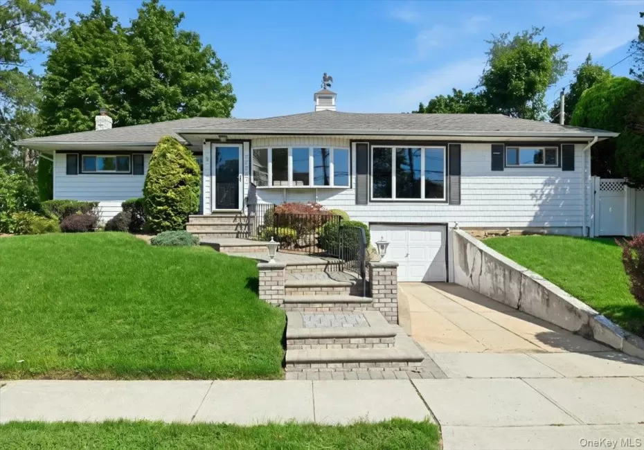 3695 Waverly Avenue, Hempstead, NY, 4 Bedrooms Bedrooms, 8 Rooms Rooms,2 BathroomsBathrooms,Residential,For Rent,Waverly,0,1043345 3695 Waverly Avenue, Hempstead, NY, 4 Bedrooms Bedrooms, 8 Rooms Rooms,2 BathroomsBathrooms,Residential,For Rent,Waverly,0,1043345