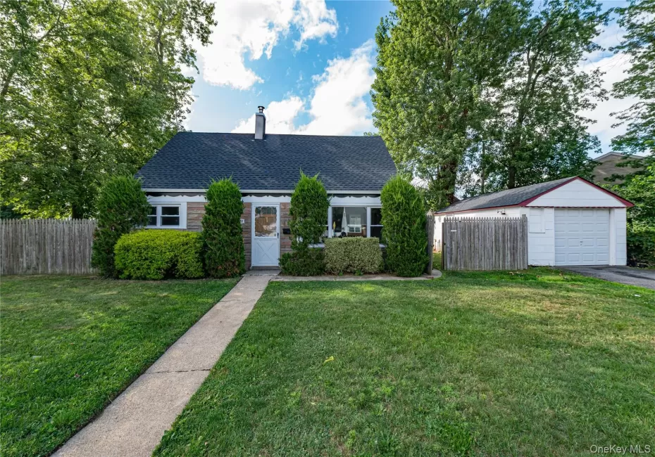 2528 Marshall Avenue, Hempstead, NY, 4 Bedrooms Bedrooms, 6 Rooms Rooms,2 BathroomsBathrooms,Residential Lease,For Rent,Marshall,0,1043280 2528 Marshall Avenue, Hempstead, NY, 4 Bedrooms Bedrooms, 6 Rooms Rooms,2 BathroomsBathrooms,Residential Lease,For Rent,Marshall,0,1043280
