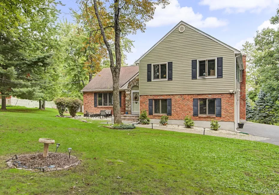 30 Pine Hill Road, Woodbury, NY, 4 Bedrooms Bedrooms, 8 Rooms Rooms,2 BathroomsBathrooms,Residential,For Rent,Pine Hill,0,1042727 30 Pine Hill Road, Woodbury, NY, 4 Bedrooms Bedrooms, 8 Rooms Rooms,2 BathroomsBathrooms,Residential,For Rent,Pine Hill,0,1042727
