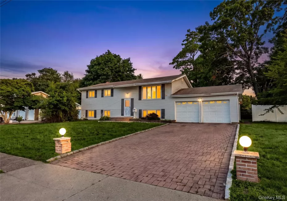 36 Clearview Drive, Babylon, NY, 4 Bedrooms Bedrooms, ,2 BathroomsBathrooms,Residential,For Rent,Clearview,0,1027242 36 Clearview Drive, Babylon, NY, 4 Bedrooms Bedrooms, ,2 BathroomsBathrooms,Residential,For Rent,Clearview,0,1027242