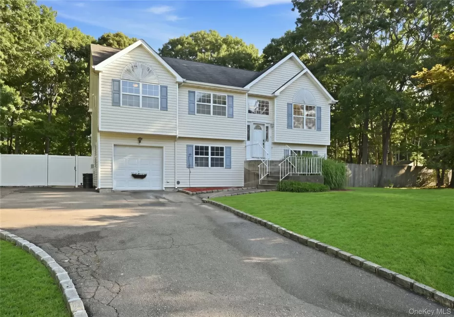 3 Mulligan Drive, Brookhaven, NY, 4 Bedrooms Bedrooms, 9 Rooms Rooms,3 BathroomsBathrooms,Residential,For Rent,Mulligan,0,1041121 3 Mulligan Drive, Brookhaven, NY, 4 Bedrooms Bedrooms, 9 Rooms Rooms,3 BathroomsBathrooms,Residential,For Rent,Mulligan,0,1041121