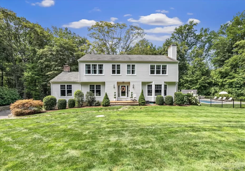 Welcome to 115 Fairway Drive! Welcome to 115 Fairway Drive!