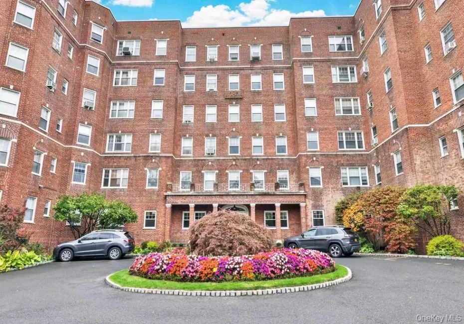 50 North Broadway, White Plains, NY, 2 Bedrooms Bedrooms, 5 Rooms Rooms,2 BathroomsBathrooms,Residential,For Rent,North Broadway,0,1041042 50 North Broadway, White Plains, NY, 2 Bedrooms Bedrooms, 5 Rooms Rooms,2 BathroomsBathrooms,Residential,For Rent,North Broadway,0,1041042