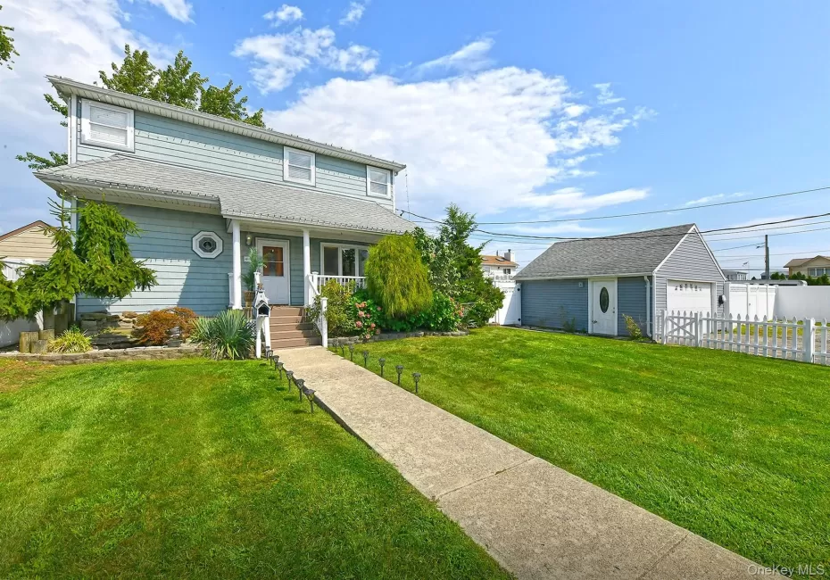48 Lake Street, Babylon, NY, 4 Bedrooms Bedrooms, 10 Rooms Rooms,1 BathroomBathrooms,Residential,For Rent,Lake,0,1043622 48 Lake Street, Babylon, NY, 4 Bedrooms Bedrooms, 10 Rooms Rooms,1 BathroomBathrooms,Residential,For Rent,Lake,0,1043622