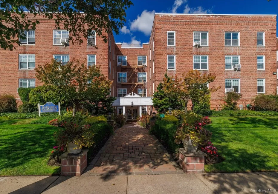 194 Smith Street, Hempstead, NY, 1 Bedroom Bedrooms, 5 Rooms Rooms,1 BathroomBathrooms,Residential,For Rent,Smith,0,1042918 194 Smith Street, Hempstead, NY, 1 Bedroom Bedrooms, 5 Rooms Rooms,1 BathroomBathrooms,Residential,For Rent,Smith,0,1042918