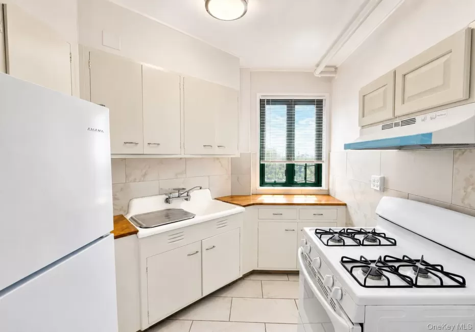 1469 East Avenue, New York, NY, 1 Bedroom Bedrooms, 1 Room Rooms,1 BathroomBathrooms,Residential,For Rent,East,0,1042938 1469 East Avenue, New York, NY, 1 Bedroom Bedrooms, 1 Room Rooms,1 BathroomBathrooms,Residential,For Rent,East,0,1042938