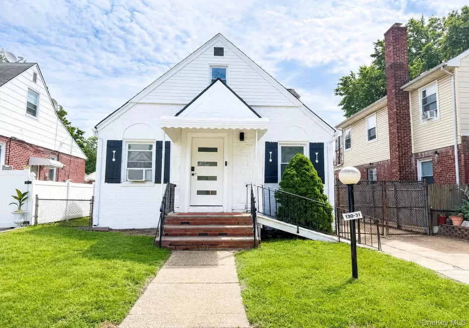 130-31 218th Street, New York, NY, 4 Bedrooms Bedrooms, 10 Rooms Rooms,3 BathroomsBathrooms,Residential,For Rent,218th,0,1043718 130-31 218th Street, New York, NY, 4 Bedrooms Bedrooms, 10 Rooms Rooms,3 BathroomsBathrooms,Residential,For Rent,218th,0,1043718