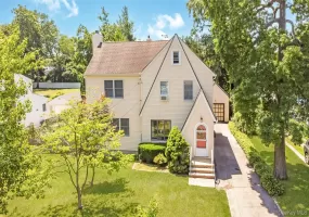 530 Elm Street, Hempstead, NY, 3 Bedrooms Bedrooms, 10 Rooms Rooms,2 BathroomsBathrooms,Residential,For Rent,Elm,0,1021110 530 Elm Street, Hempstead, NY, 3 Bedrooms Bedrooms, 10 Rooms Rooms,2 BathroomsBathrooms,Residential,For Rent,Elm,0,1021110