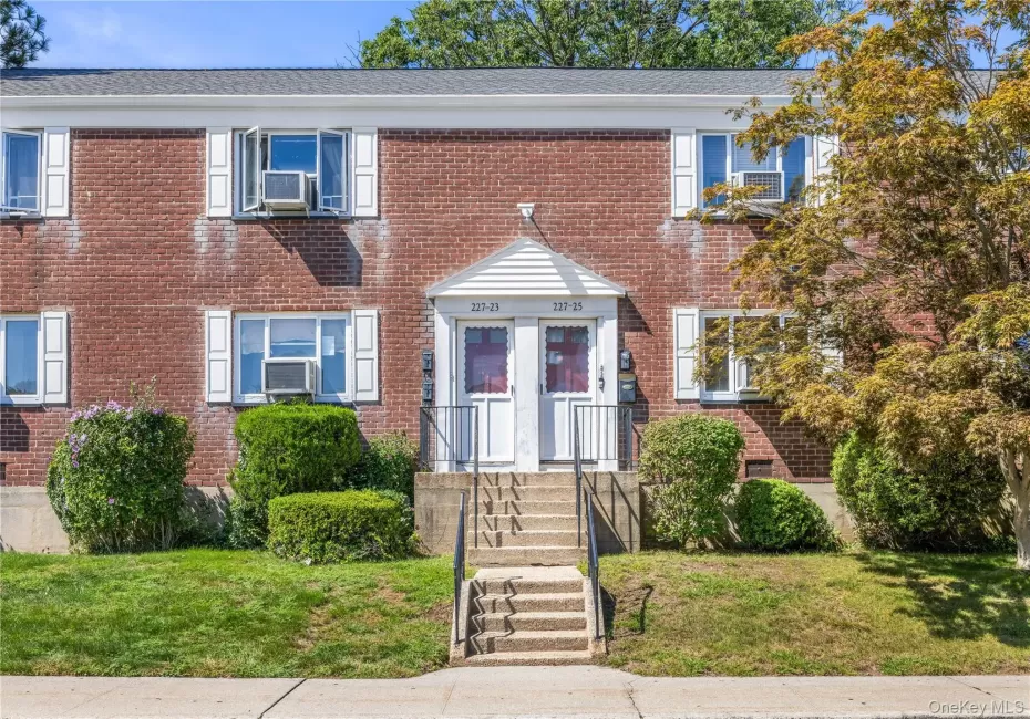 227-23 Hillside Avenue, New York, NY, 2 Bedrooms Bedrooms, 5 Rooms Rooms,1 BathroomBathrooms,Residential,For Rent,Hillside,0,1019569 227-23 Hillside Avenue, New York, NY, 2 Bedrooms Bedrooms, 5 Rooms Rooms,1 BathroomBathrooms,Residential,For Rent,Hillside,0,1019569