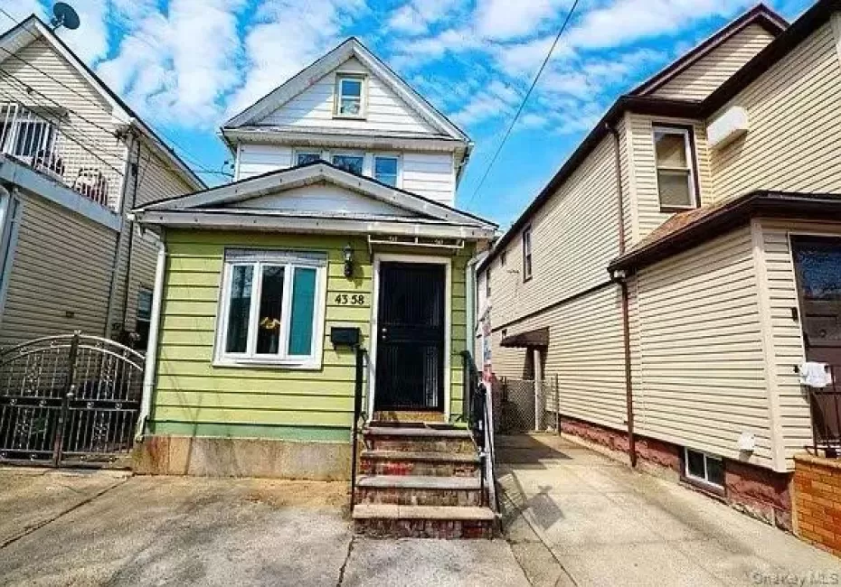 43-58 163rd Street, New York, NY, 4 Bedrooms Bedrooms, 8 Rooms Rooms,3 BathroomsBathrooms,Residential,For Rent,163rd,0,1043972 43-58 163rd Street, New York, NY, 4 Bedrooms Bedrooms, 8 Rooms Rooms,3 BathroomsBathrooms,Residential,For Rent,163rd,0,1043972