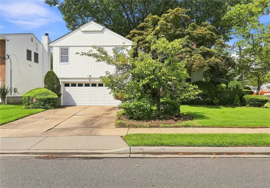 2 Longview Avenue, Hempstead, NY, 4 Bedrooms Bedrooms, 7 Rooms Rooms,3 BathroomsBathrooms,Residential,For Rent,Longview,0,1042390 2 Longview Avenue, Hempstead, NY, 4 Bedrooms Bedrooms, 7 Rooms Rooms,3 BathroomsBathrooms,Residential,For Rent,Longview,0,1042390