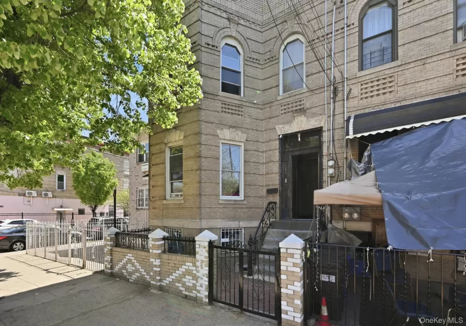 1086 Blake Avenue, New York, NY, 4 Bedrooms Bedrooms, 12 Rooms Rooms,3 BathroomsBathrooms,Residential,For Rent,Blake,0,1044086 1086 Blake Avenue, New York, NY, 4 Bedrooms Bedrooms, 12 Rooms Rooms,3 BathroomsBathrooms,Residential,For Rent,Blake,0,1044086