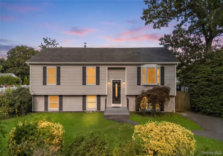 31 Concord Road, Brookhaven, NY, 4 Bedrooms Bedrooms, 12 Rooms Rooms,2 BathroomsBathrooms,Residential,For Rent,Concord,0,1043877 31 Concord Road, Brookhaven, NY, 4 Bedrooms Bedrooms, 12 Rooms Rooms,2 BathroomsBathrooms,Residential,For Rent,Concord,0,1043877