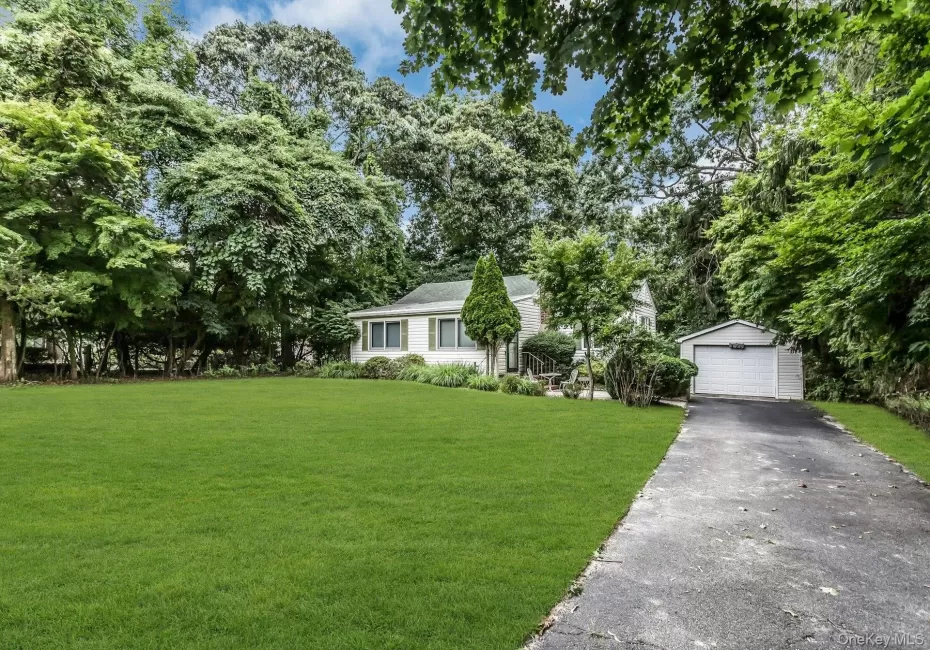 176 Side Road, Riverhead, NY, 3 Bedrooms Bedrooms, 7 Rooms Rooms,2 BathroomsBathrooms,Residential,For Rent,Side,0,1044062 176 Side Road, Riverhead, NY, 3 Bedrooms Bedrooms, 7 Rooms Rooms,2 BathroomsBathrooms,Residential,For Rent,Side,0,1044062