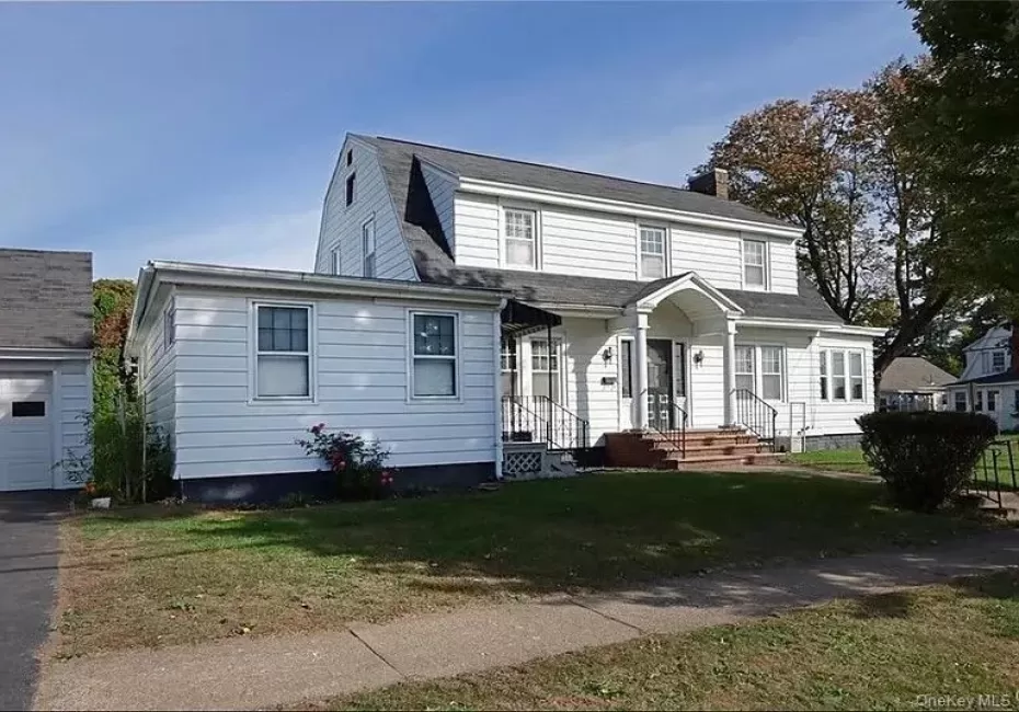 601 Wadsworth Street, Syracuse, NY, 4 Bedrooms Bedrooms, 10 Rooms Rooms,2 BathroomsBathrooms,Residential Lease,For Rent,Wadsworth,0,1037252 601 Wadsworth Street, Syracuse, NY, 4 Bedrooms Bedrooms, 10 Rooms Rooms,2 BathroomsBathrooms,Residential Lease,For Rent,Wadsworth,0,1037252