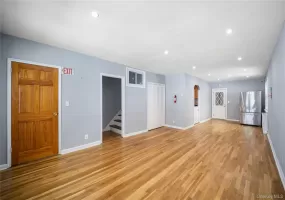 4225 Wilder Avenue, New York, NY, 3 Bedrooms Bedrooms, 5 Rooms Rooms,1 BathroomBathrooms,Residential Lease,For Rent,Wilder,0,1044084 4225 Wilder Avenue, New York, NY, 3 Bedrooms Bedrooms, 5 Rooms Rooms,1 BathroomBathrooms,Residential Lease,For Rent,Wilder,0,1044084