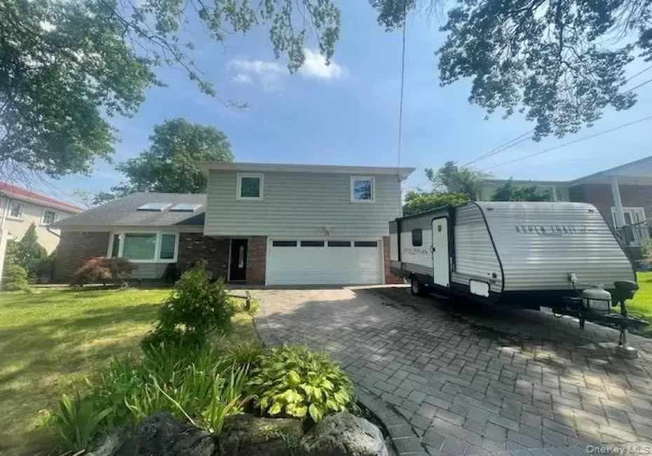 15 Captains Road, Hempstead, NY, 3 Bedrooms Bedrooms, 8 Rooms Rooms,2 BathroomsBathrooms,Residential,For Rent,Captains,0,1043806 15 Captains Road, Hempstead, NY, 3 Bedrooms Bedrooms, 8 Rooms Rooms,2 BathroomsBathrooms,Residential,For Rent,Captains,0,1043806
