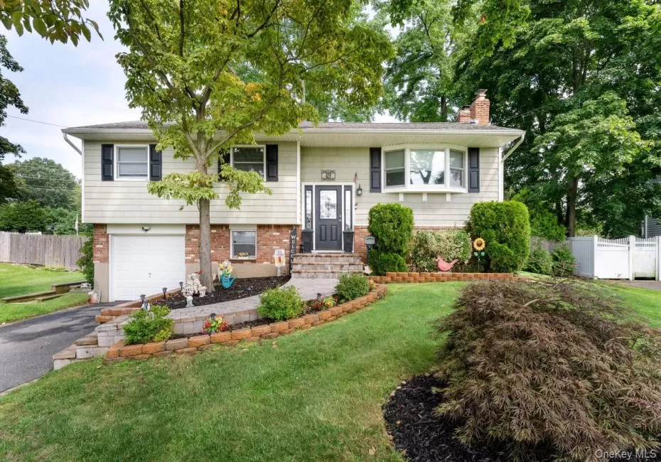49 Mc Kinley Street, Smithtown, NY, 4 Bedrooms Bedrooms, 8 Rooms Rooms,2 BathroomsBathrooms,Residential,For Rent,Mc Kinley,0,1043024 49 Mc Kinley Street, Smithtown, NY, 4 Bedrooms Bedrooms, 8 Rooms Rooms,2 BathroomsBathrooms,Residential,For Rent,Mc Kinley,0,1043024