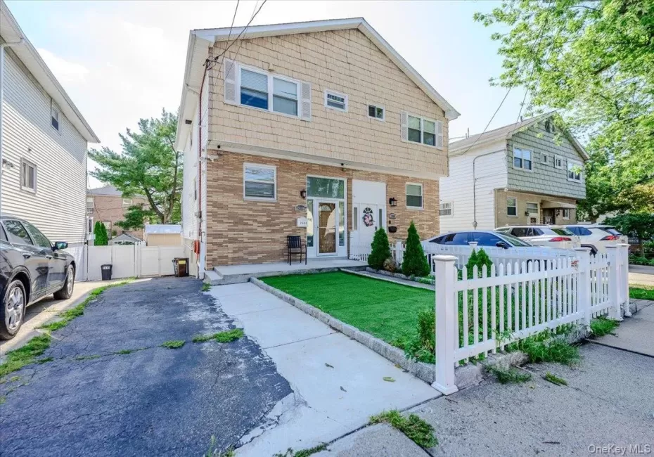 2406 Tiemann Avenue, New York, NY, 3 Bedrooms Bedrooms, 5 Rooms Rooms,1 BathroomBathrooms,Residential,For Rent,Tiemann,0,1044179 2406 Tiemann Avenue, New York, NY, 3 Bedrooms Bedrooms, 5 Rooms Rooms,1 BathroomBathrooms,Residential,For Rent,Tiemann,0,1044179
