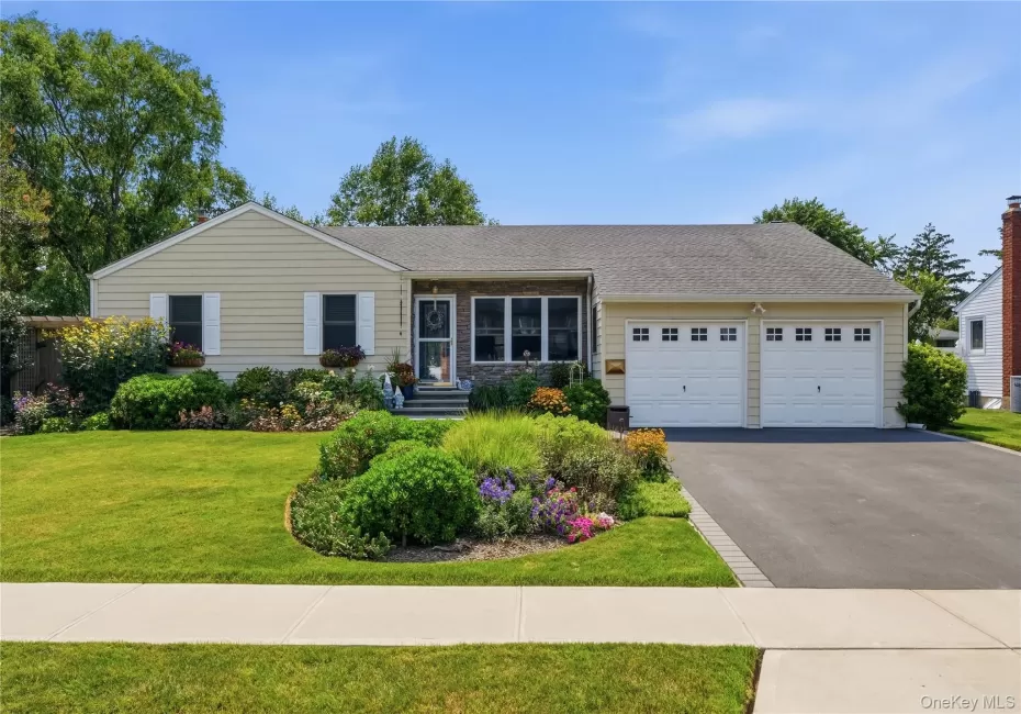 1 Wheeler Court, Babylon, NY, 4 Bedrooms Bedrooms, 12 Rooms Rooms,2 BathroomsBathrooms,Residential,For Rent,Wheeler,0,1041439 1 Wheeler Court, Babylon, NY, 4 Bedrooms Bedrooms, 12 Rooms Rooms,2 BathroomsBathrooms,Residential,For Rent,Wheeler,0,1041439